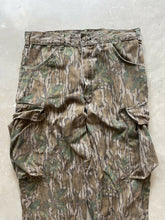 Load image into Gallery viewer, Vintage Mossy Oak Greenleaf Camo Pants (M)