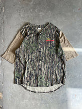 Load image into Gallery viewer, Vintage Team Realtree Button Up T-Shirt (XL)