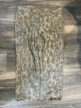 Load image into Gallery viewer, Vintage Mossy Oak Greenleaf Camo Pants (2XL)