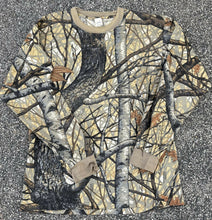 Load image into Gallery viewer, Vintage Skyline Camo Long Sleeve Large