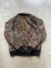Load image into Gallery viewer, Vintage Mossy Oak Treestand Camo Pullover (M)