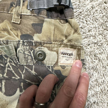 Load image into Gallery viewer, Realtree Advantage Camo Pants (L)