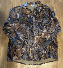Load image into Gallery viewer, Vintage West Ark Realtree Button Up Shirt