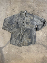 Load image into Gallery viewer, Vintage Faded Realtree Hardwood Chamois Shirt (XL)