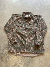 Load image into Gallery viewer, Vintage Mossy Oak Greenleaf Camo Chamois Shirt (L)