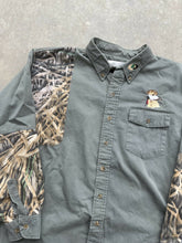 Load image into Gallery viewer, Vintage MossyOak Shadow Grass Camo Yellow Lab Embroidered Button-Up Shirt (XXL)