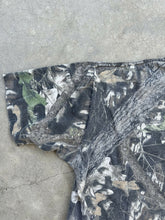 Load image into Gallery viewer, Vintage MossyOak Breakup Camo Pocket T (L)