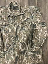 Load image into Gallery viewer, 1990’s Rattlers Brand Mossy Oak Treestand Camo Chamois Shirt (XL)