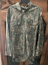 Load image into Gallery viewer, 90’s Mossy Oak Greenleaf Shirt (XL) 🇺🇸