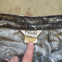 Load image into Gallery viewer, Vintage Realtree Camo Pants (L)