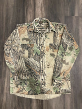 Load image into Gallery viewer, Vintage Realtree Camo Button Up Shirt (M)