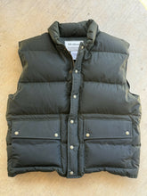 Load image into Gallery viewer, 90’s McAlister Waxed Down Timber Green Vest (L)