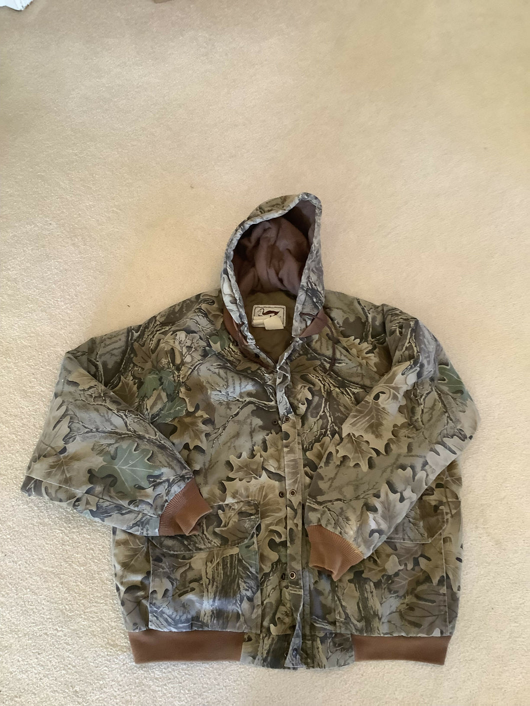 Veste de chasse vintage Duxbak Realtree Camo - isolée des Veste de chasse vintage Duxbak Realtree Camo - isolée des