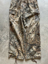 Load image into Gallery viewer, 2000’s Mossy Oak Duck Blind Camo Adjustable Waist Pants (S)