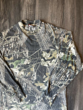 Load image into Gallery viewer, Vintage Mossy Oak Breakup Camo Long Sleeve Shirt (M)