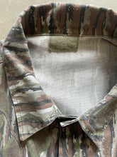 Load image into Gallery viewer, 90’s Realtree Camo 4-Pocket Jacket (M) 🇺🇸
