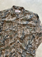 Load image into Gallery viewer, Vintage Mossy Oak Treestand Camo Button-Up Shirt (L)