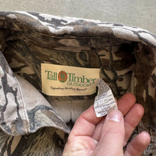 Load image into Gallery viewer, Vintage Mossy Oak Treestand Camo Button-Up Shirt (M/L)