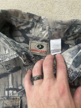 Load image into Gallery viewer, Vintage Mossy Oak Breakup Camo Button-Up Shirt (2XL)