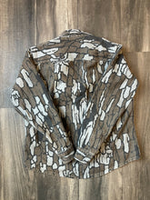 Load image into Gallery viewer, Vintage Trebark Camo Chamois Shirt (Women’s -S)