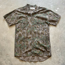 Load image into Gallery viewer, Vintage Mossy Oak Greenleaf Camo Short Sleeve Strap Shirt (L)