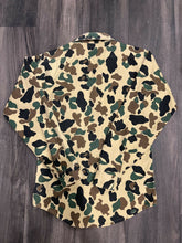 Load image into Gallery viewer, Vintage Duck Camo Chamois Shirt (S)