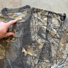 Load image into Gallery viewer, Vintage Realtree Hardwoods Camo Shirt (L)