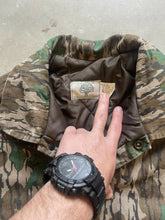 Load image into Gallery viewer, Vintage Mossy Oak Greenleaf Camo Insulated Bomber Jacket (L)