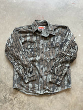 Load image into Gallery viewer, Vintage Trebark Camo Chamois Shirt (L)