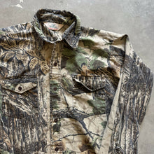Load image into Gallery viewer, Vintage Realtree Camo Button Up Shirt (XL)