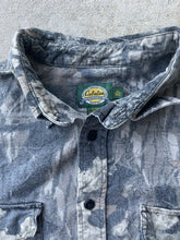 Load image into Gallery viewer, Vintage Mossy Oak Breakup Camo Chamois Shirt (XL)