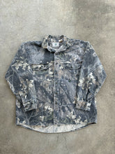 Load image into Gallery viewer, Vintage Mossy Oak Break Up Gen 1 Chamois Button Up (XL)
