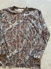 Load image into Gallery viewer, Vintage Mossy Oak Treestand Camo Long Sleeve Shirt (M)