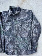 Load image into Gallery viewer, Vintage Rattlers Brand Realtree Camo Button-Up Shirt (L)