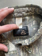 Load image into Gallery viewer, Vintage Faded Realtree Camo Chamois Shirt (2XL)