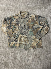 Load image into Gallery viewer, 1990’s Walls Realtree Advantage Camo Button-Up (L)