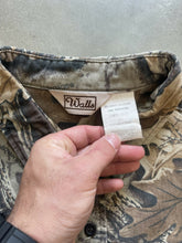 Load image into Gallery viewer, Vintage Walls Realtree Camo Button-Up Shirt (2XL)