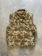 Load image into Gallery viewer, Vintage Duck Camo Puffer Vest (L)