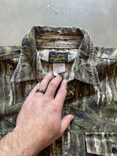 Load image into Gallery viewer, Vintage Realtree Camo Chamois Shirt (L)