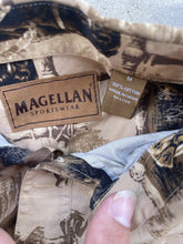 Load image into Gallery viewer, 00’s Labrador Retriever Button Up Shirt (M)