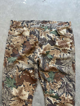 Load image into Gallery viewer, Vintage Wrangler Realtree Advantage Camo Denim Pants (XL)