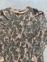 Load image into Gallery viewer, Vintage Mossy Oak Greenleaf Camo Long Sleeve Shirt (L)