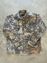 Load image into Gallery viewer, Vintage Realtree Camo Chamois Shirt (L)