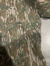 Load image into Gallery viewer, Mossy Oak Greenleaf 3 Pocket Jacket (XXL)