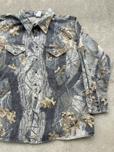 Load image into Gallery viewer, Vintage Lapco Realtree Hardwoods Camo Button-Up Chamios (XXL)