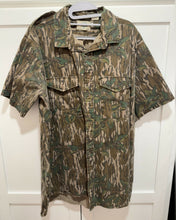 Load image into Gallery viewer, Mossy Oak Greenleaf Short Sleeve Button Down (XL)