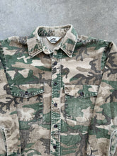 Load image into Gallery viewer, Vintage Faded/Distressed Duxbak Camo Chamois Button Up (S/M)