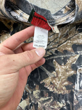 Load image into Gallery viewer, Vintage MossyOak Forest Floor Camo Pocket T (XXL)