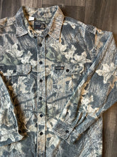 Load image into Gallery viewer, 1990’s Mossy Oak 1st Generation Breakup Camo Chamois Shirt (L)