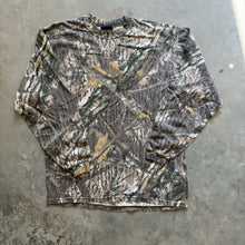 Load image into Gallery viewer, Vintage Mossy Oak Shadow Branch Camo Long Sleeve Shirt (M)
